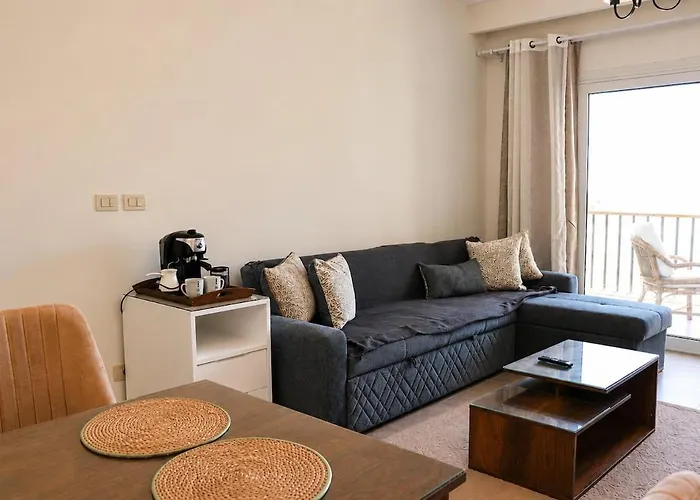 Modern Golf & Seaview Retreat With Balcony-somabay شقة الغردقة