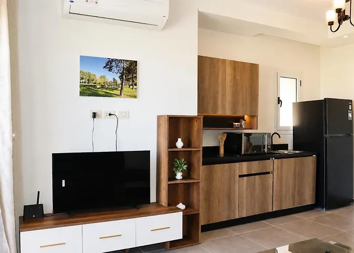 شقة Modern Golf & Seaview Retreat With Balcony-somabay الغردقة