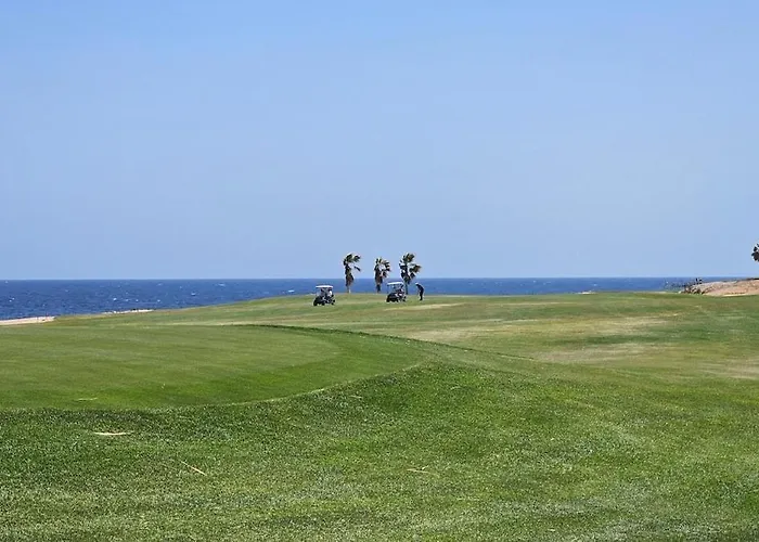Modern Golf & Seaview Retreat With Balcony-somabay شقة الغردقة